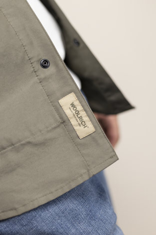 WOOLRICH zomerjas look 26