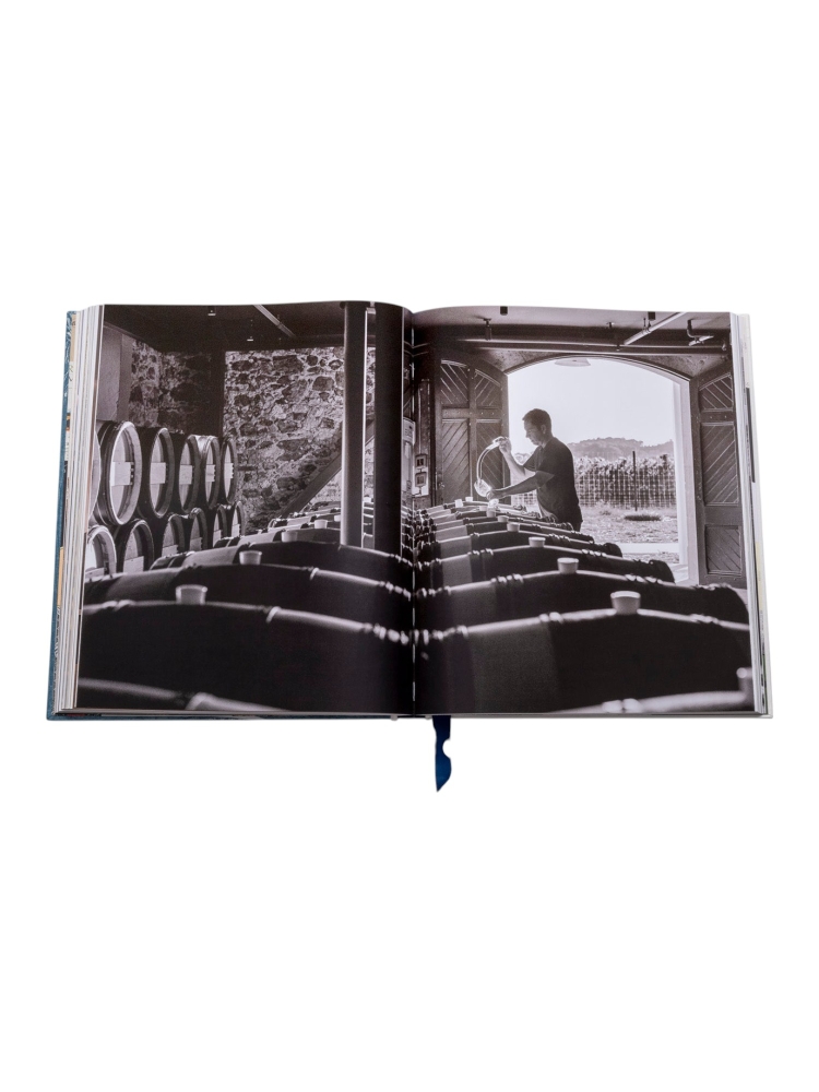 Assouline IMPOSSIBLE COLLECTION OF WINE .