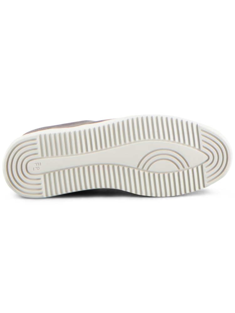 Filling Pieces 39922842002 2002 SHARK